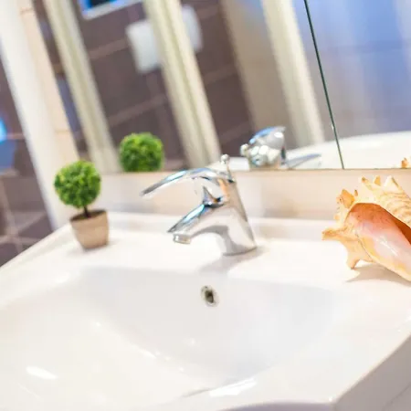 Adriatic Sestina בית הארחה 3*