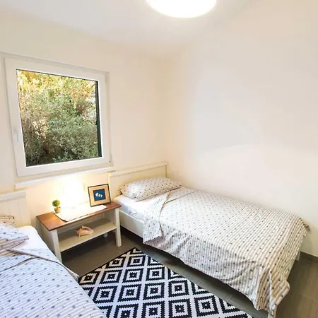 Adriatic Sestina קלק